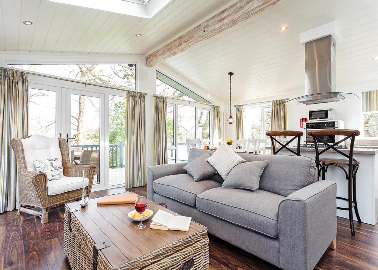 Woodside Bay Lodge Retreat Wootton Bridge  Εξωτερικό φωτογραφία