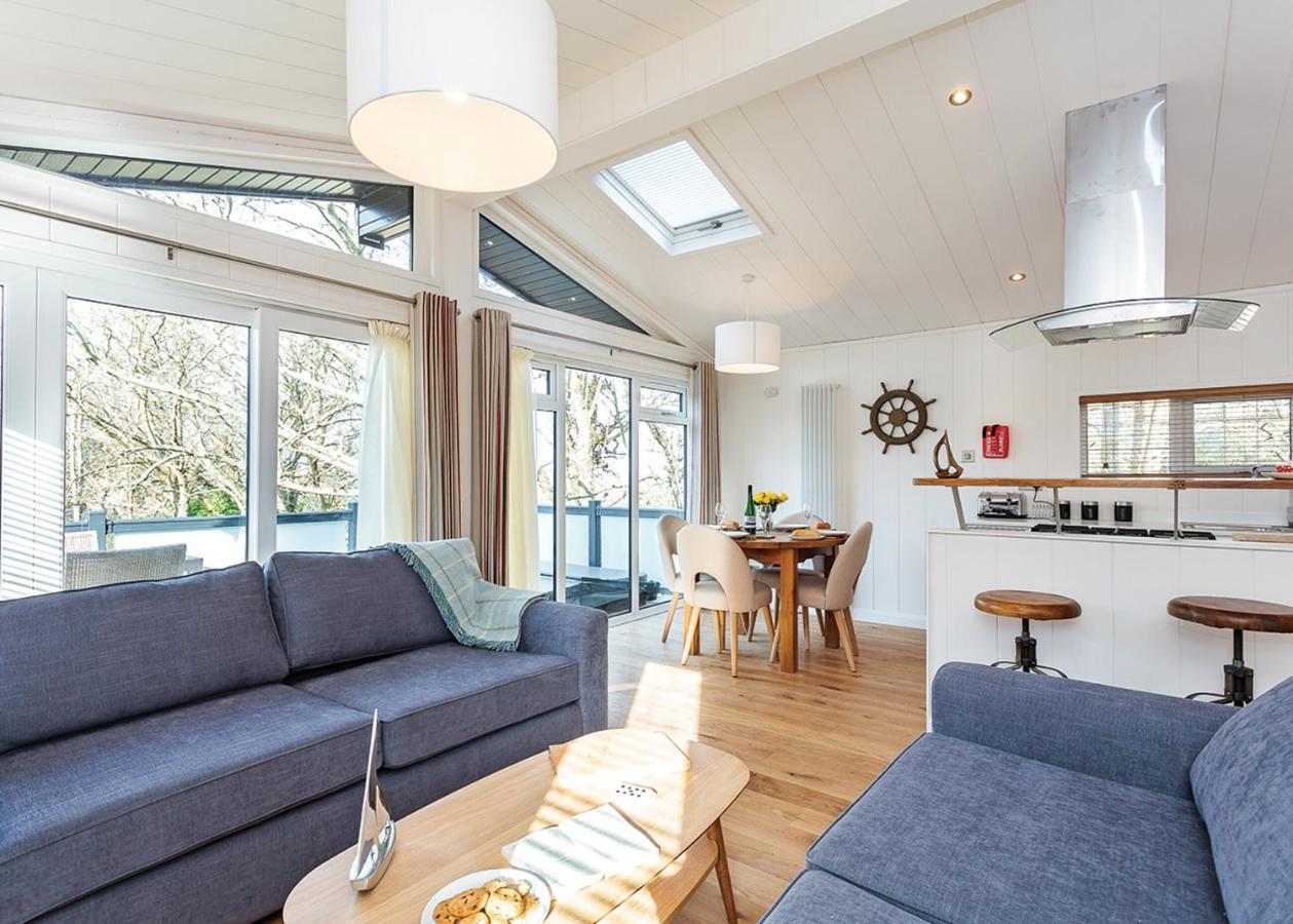 Woodside Bay Lodge Retreat Wootton Bridge  Εξωτερικό φωτογραφία